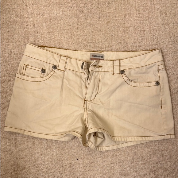 No Boundaries Tan Jean Shorts with Contrast Stitching - Picture 1 of 5